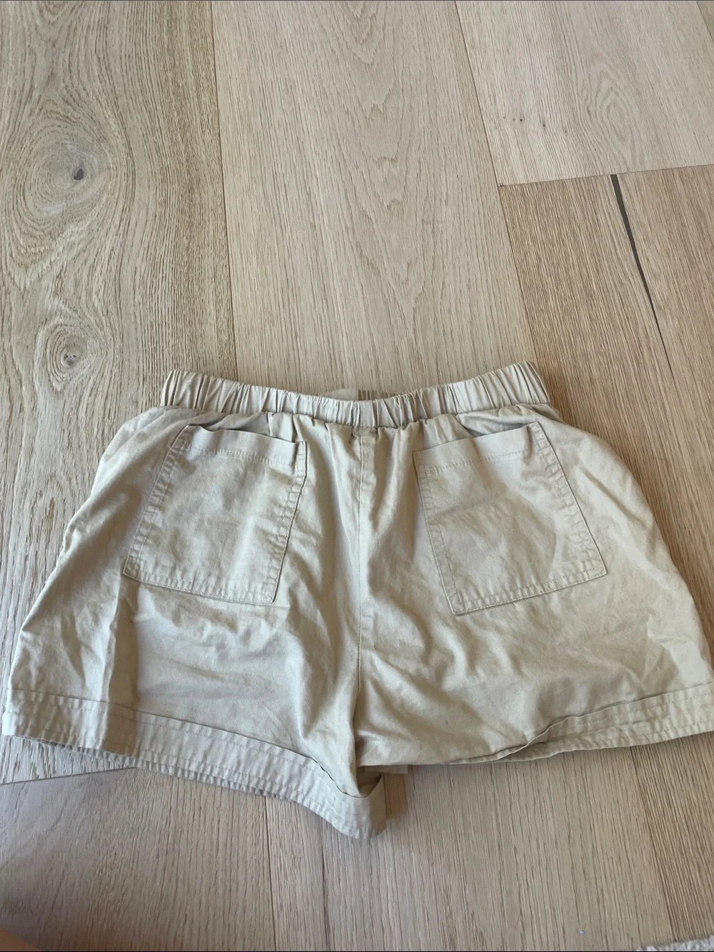 SHEIN Cream Drawstring Casual Girls Shorts